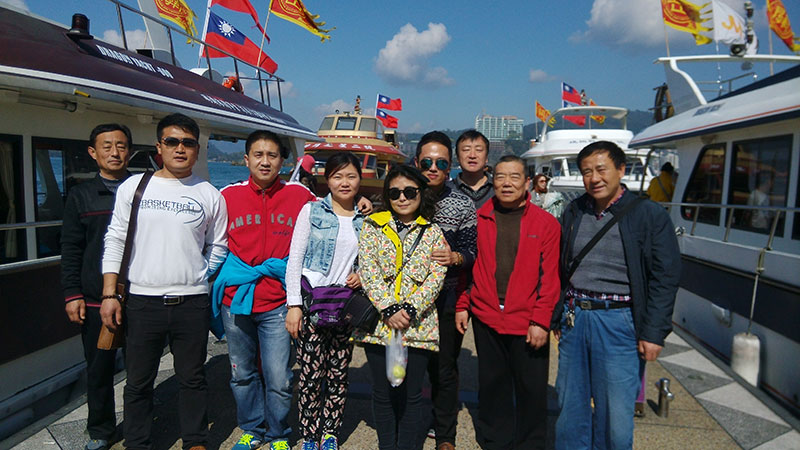 组织优秀员工赴台湾参观