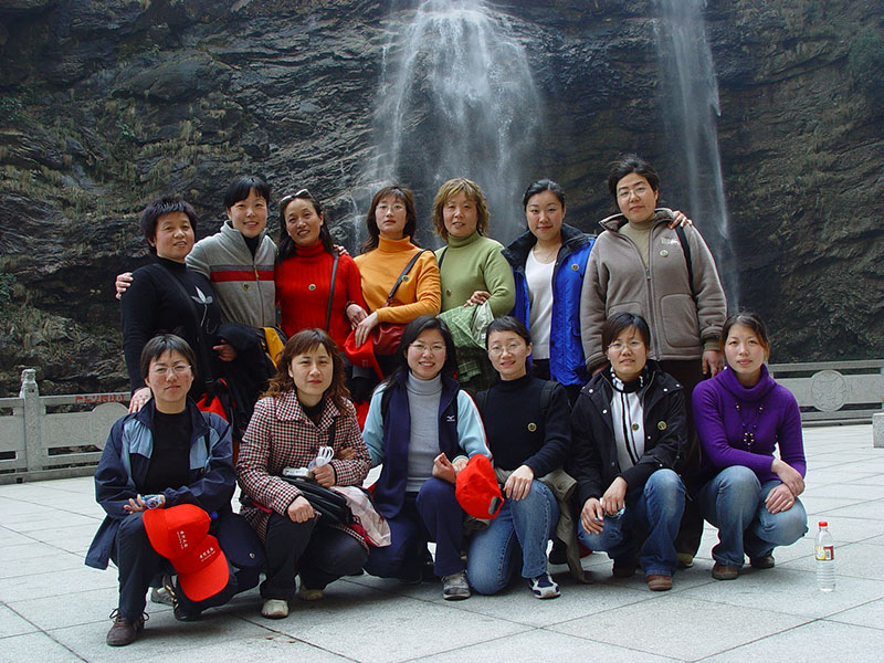 三八妇女节组织女职工庐山旅游活动